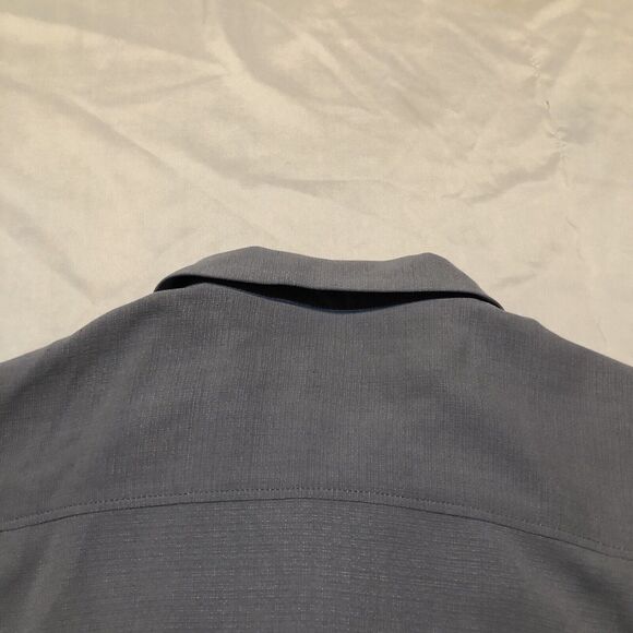 Tommy Bahama Men's Medium Short Sleeve Solid Shirt in Sail Fish - Picture 7 of 9